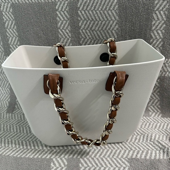 Versa Tote White and Brown Tote Bag with Leather Handles - Picture 3 of 4